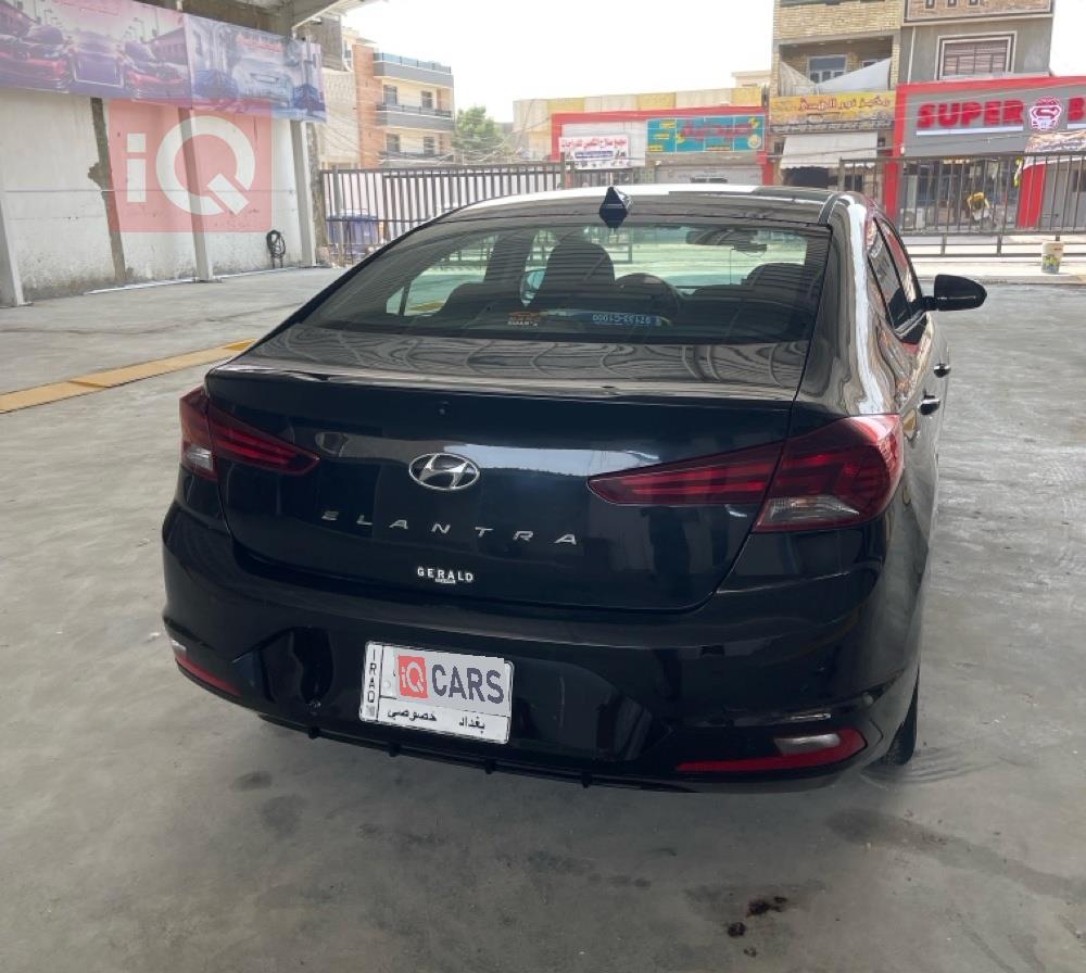 هیوندای ئەلەنترا